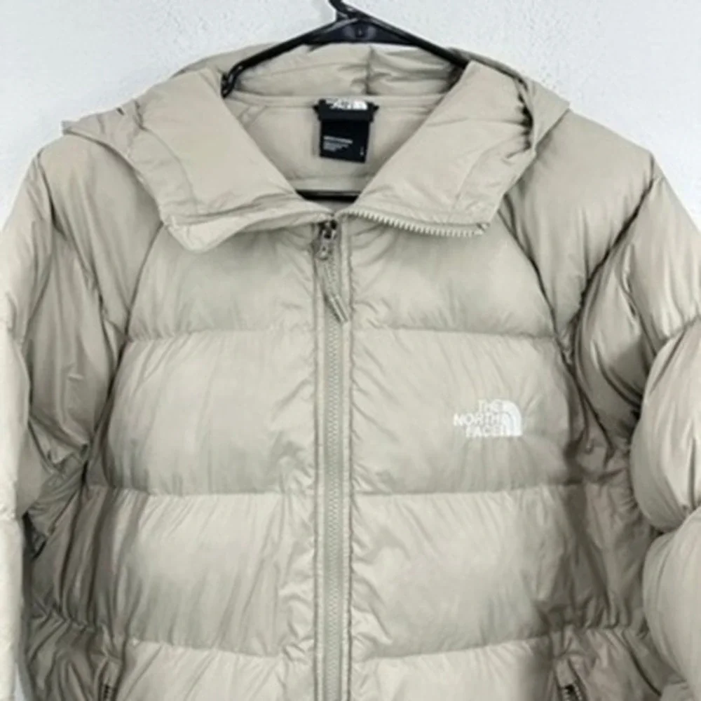 The North Face Large Hooded Down Puffer Jacket 600 Down‎ Fill Power Beige Pewter